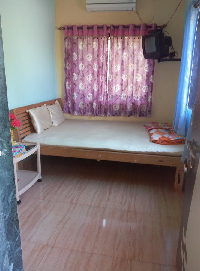 Om Shree Bed And Breakfast Harihareshwar Екстериор снимка