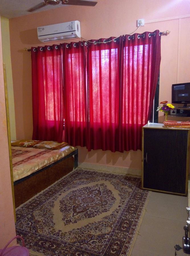 Om Shree Bed And Breakfast Harihareshwar Екстериор снимка