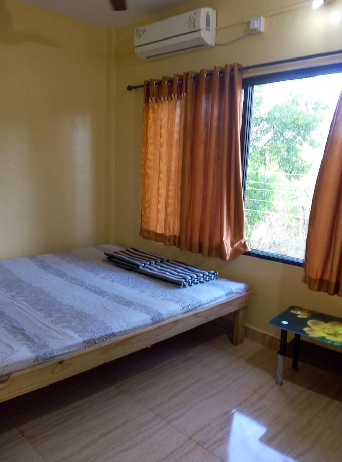 Om Shree Bed And Breakfast Harihareshwar Екстериор снимка